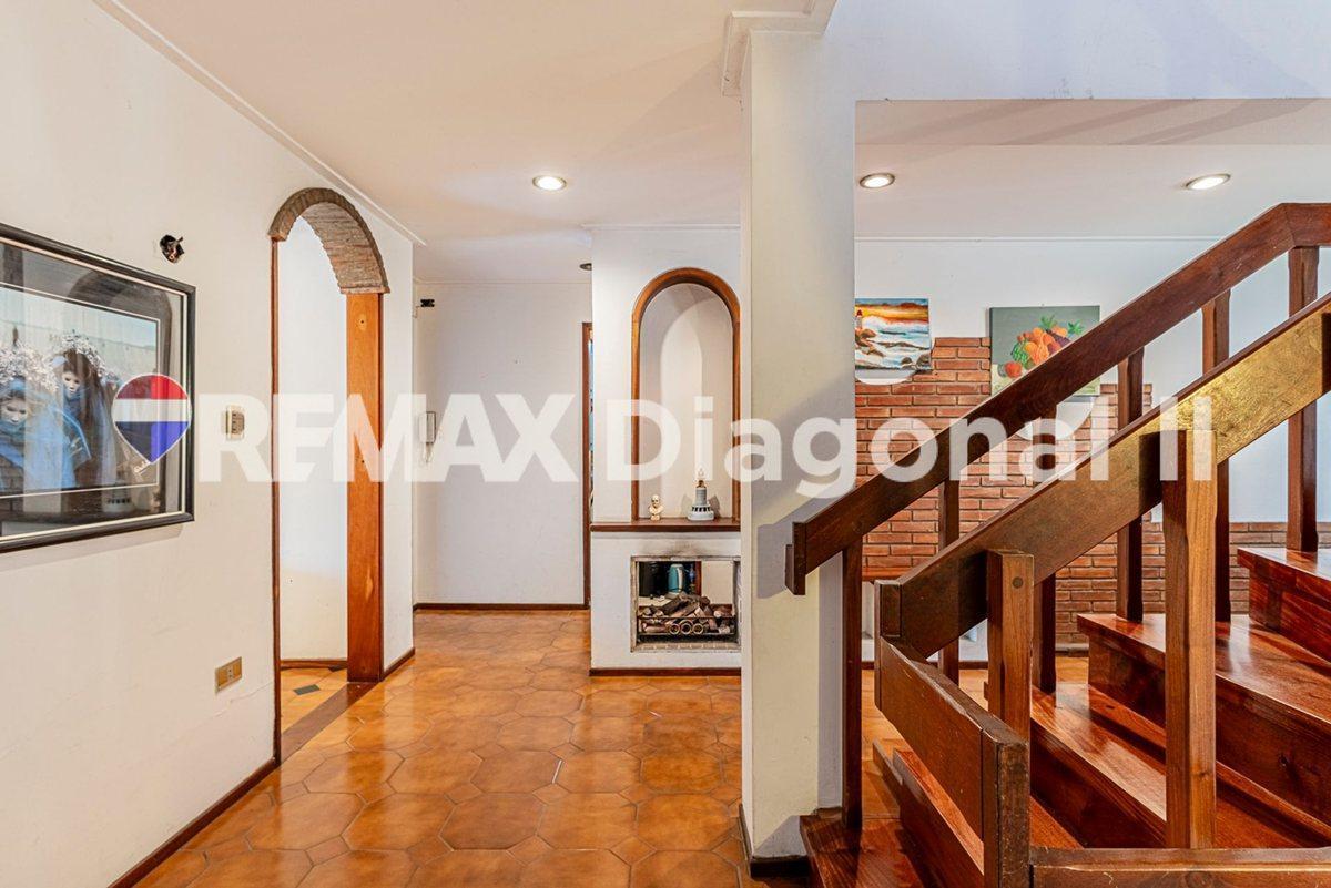 Foto de CASA EN VENTA LA PLATA CON LOCAL, imagen 1