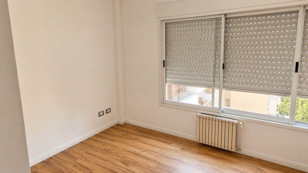 Foto de DEPARTAMENTO EN VENTA DE 2 AMBIENTES CON COCHERA, imagen 3