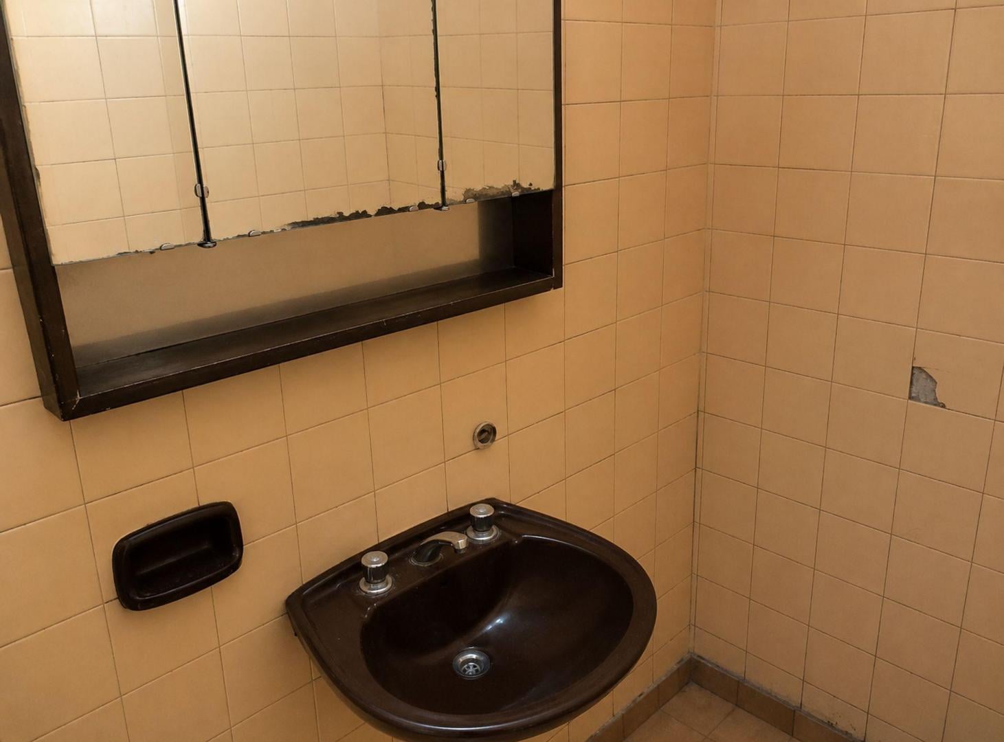 Foto de VENTA DE CASA A REFACCIONAR 3 DORMITORIOS LA PLATA, imagen 1