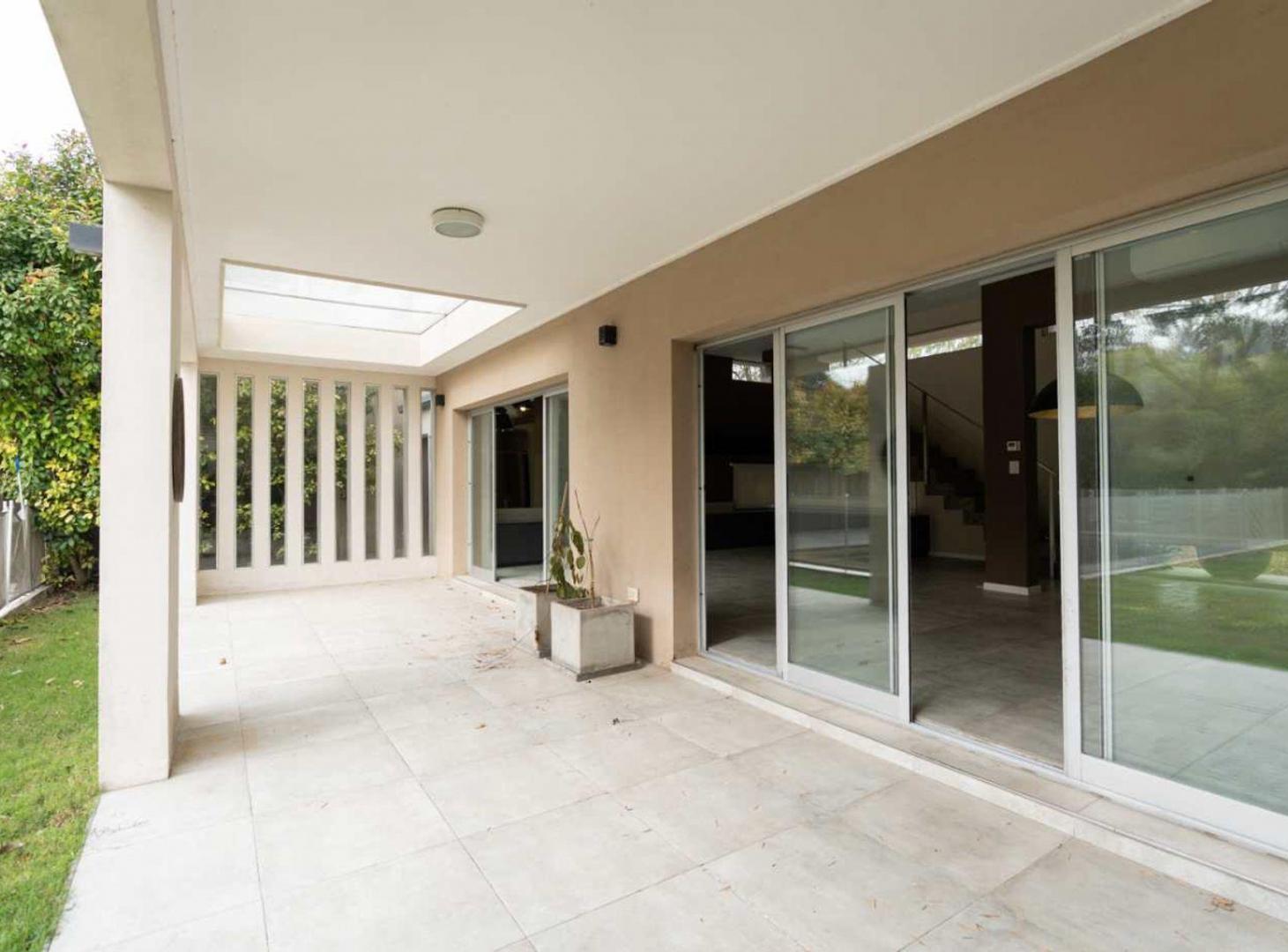 Foto de CASA EN VENTA CITY BELL- BARRIO CERRADO, imagen 3
