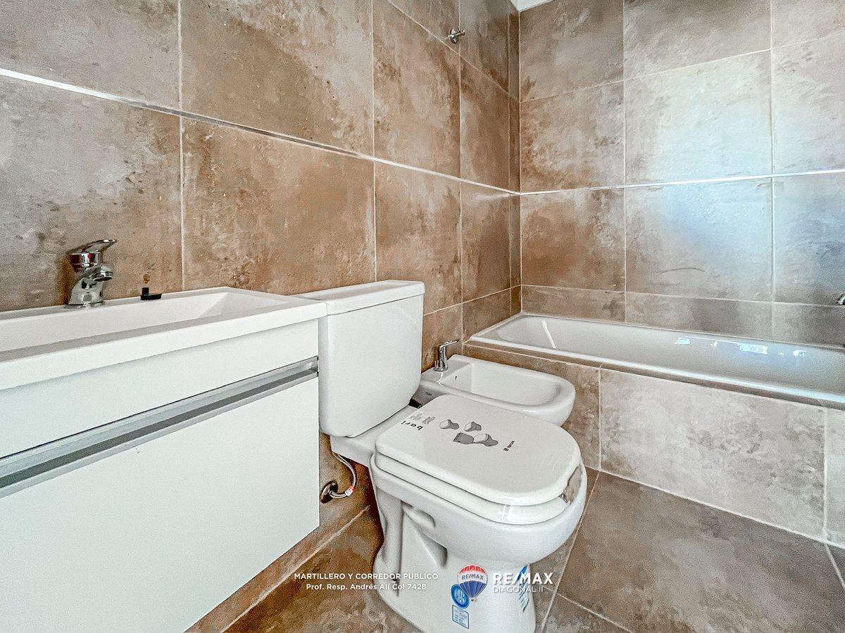 Foto de DEPARTAMENTO EN VENTA CON BALCON,COCHERA LA PLATA, imagen 5