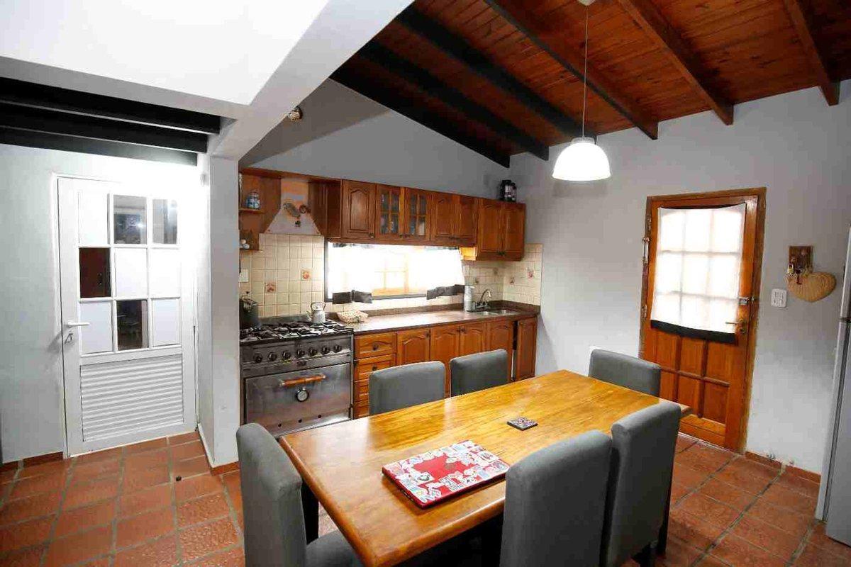 Foto de Casa en venta en La Plata, imagen 4