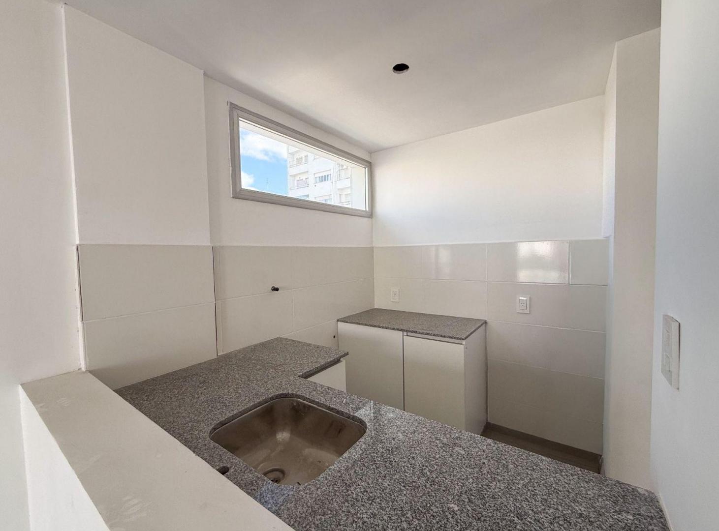 Foto de Departamento de 1 Dormitorio en Venta en La Plata, imagen 2