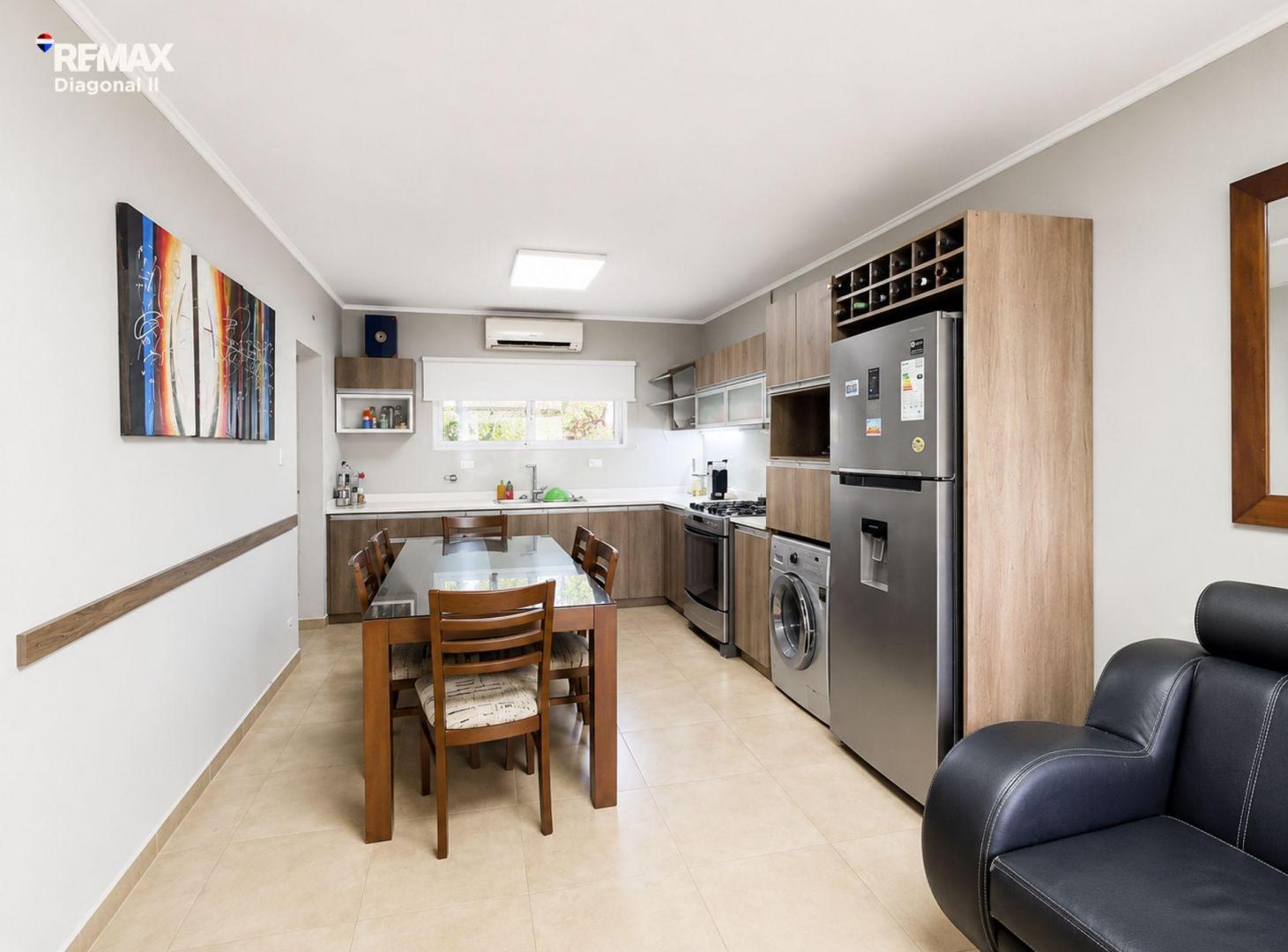 Foto de CASA IDEAL DESTINO COMERCIAL LOTE 300M2, imagen 2