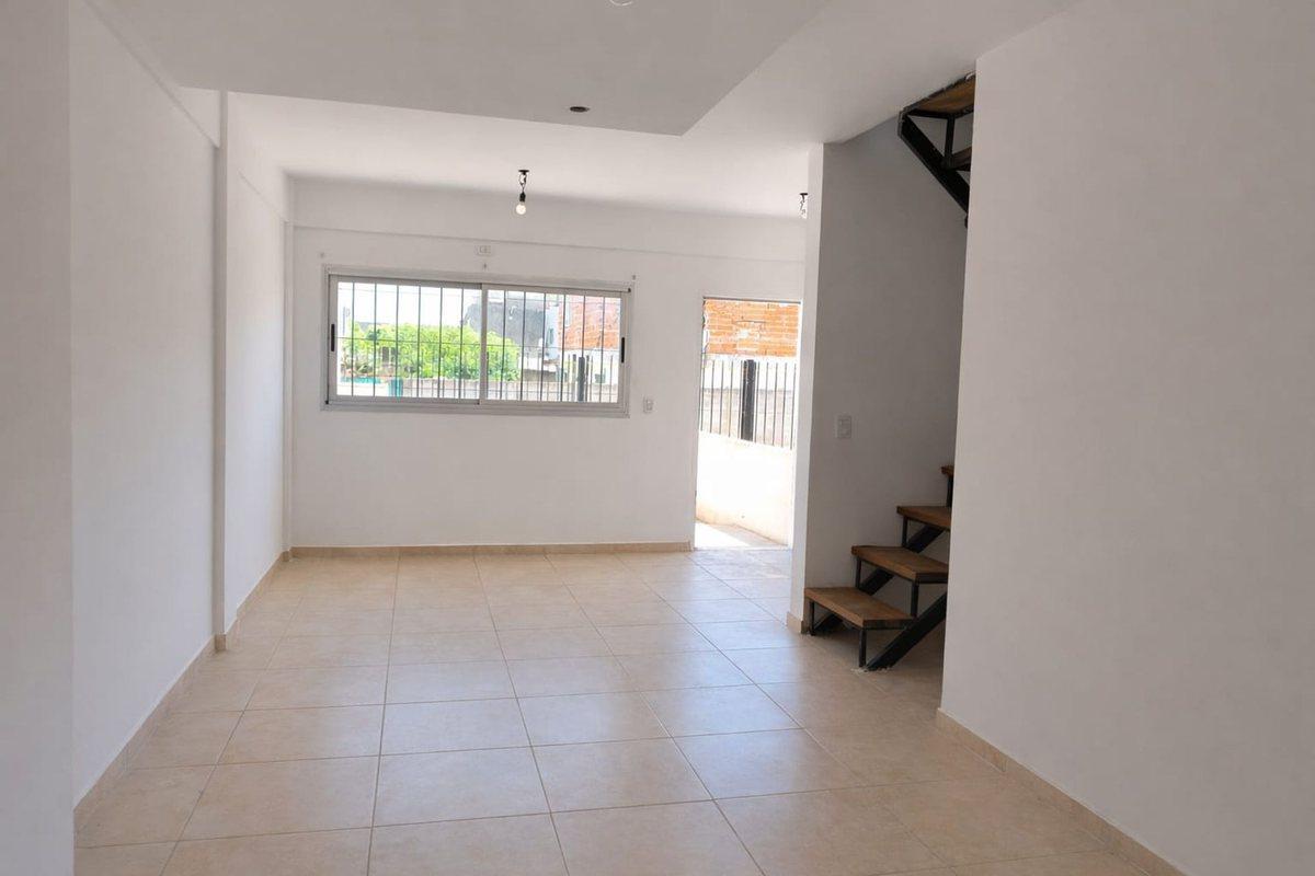 Foto de DUPLEX - PH EN VENTA EN BERAZATEGUI, imagen 4