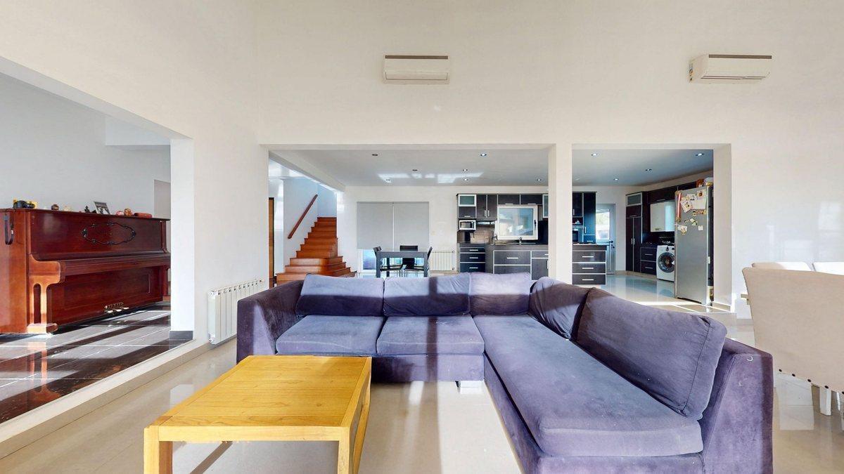 Foto de Casa en VENTA 4 dorm. en Club de Campo La Candida, imagen 2
