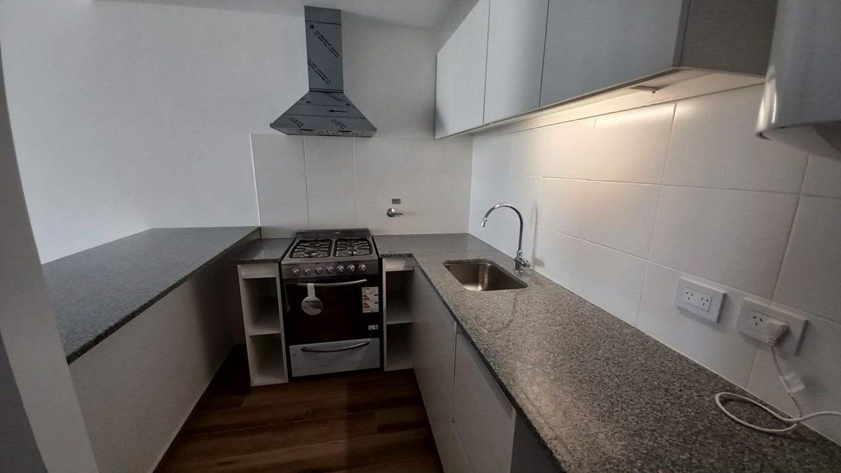 Foto de MONOAMBIENTE EN VENTA LA PLATA OBRA, imagen 2