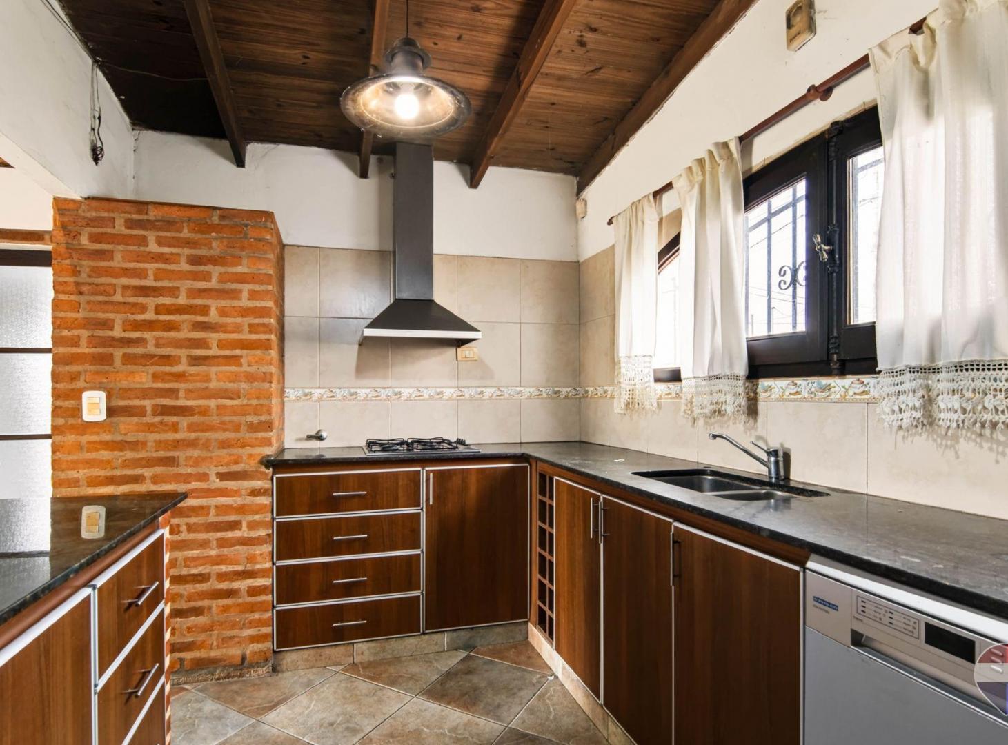 Foto de Casa en Venta en Gonnet, imagen 2
