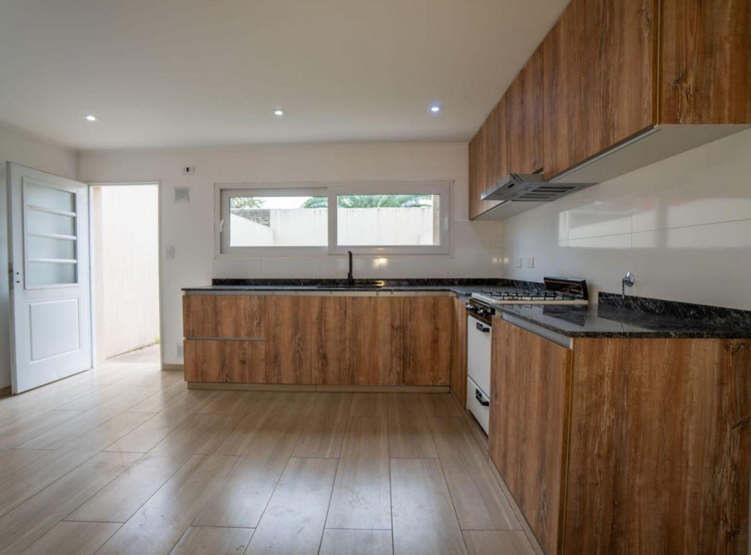 Foto de CASA EN VENTA LA PLATA A ESTRENAR, imagen 1
