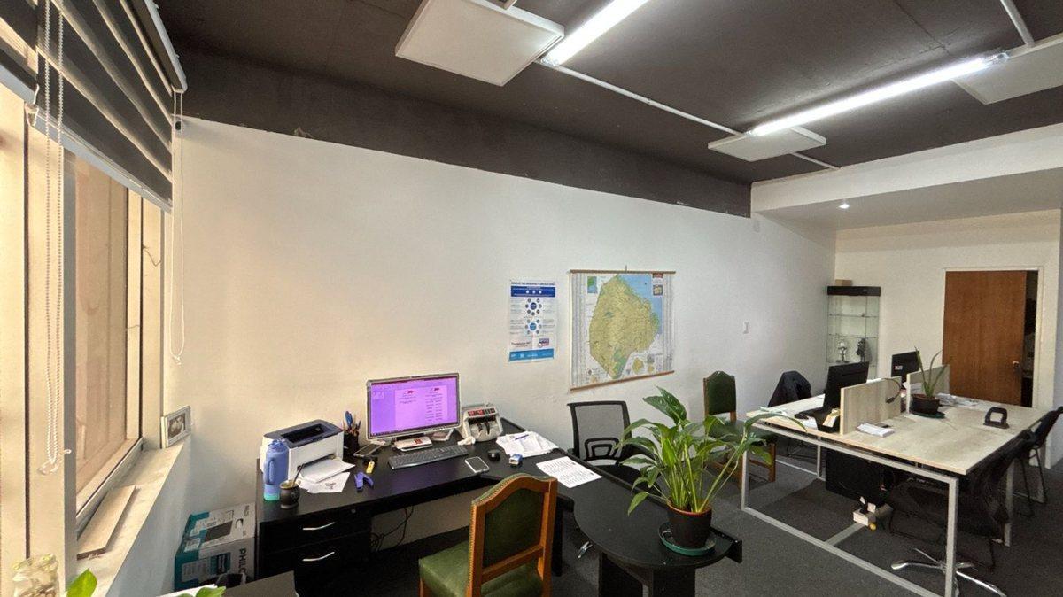 Foto de Venta Local comercial con oficina en Monserrat, imagen 2