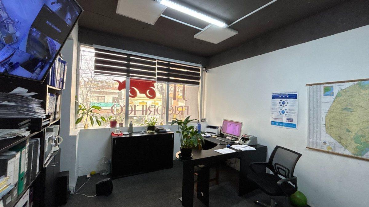 Foto de Venta Local comercial con oficina en Monserrat, imagen 1