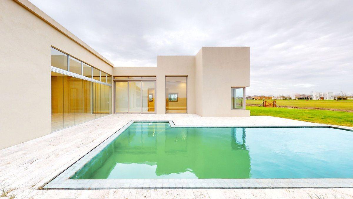 Foto de Casa en VENTA Haras del Sur III 3 dorm. y pileta, imagen 5