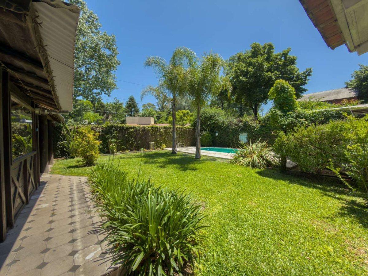 Foto de CASAS EN VENTA EN GONNET PARQUE Y PILETA, imagen 2