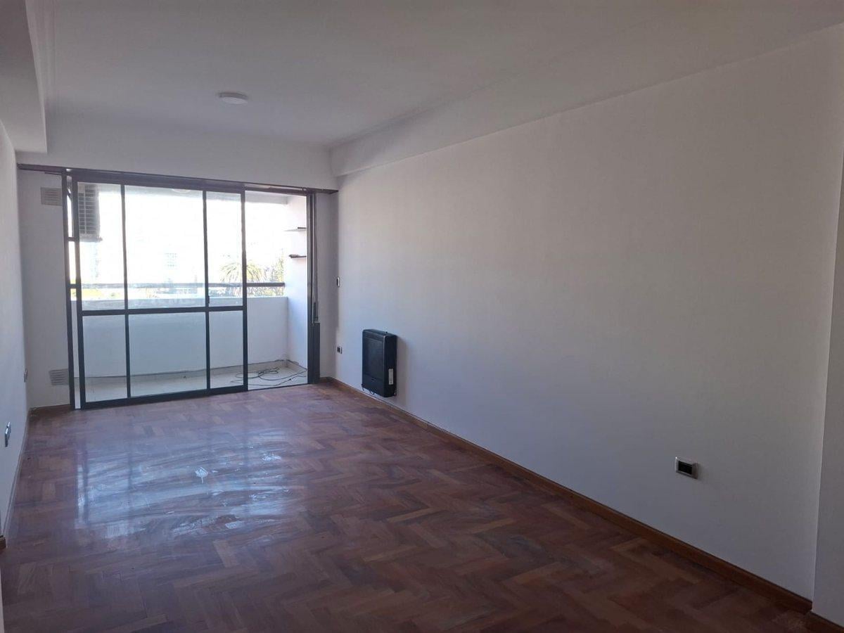 Foto de DEPARTAMENTO EN VENTA EN LA PLATA, imagen 2