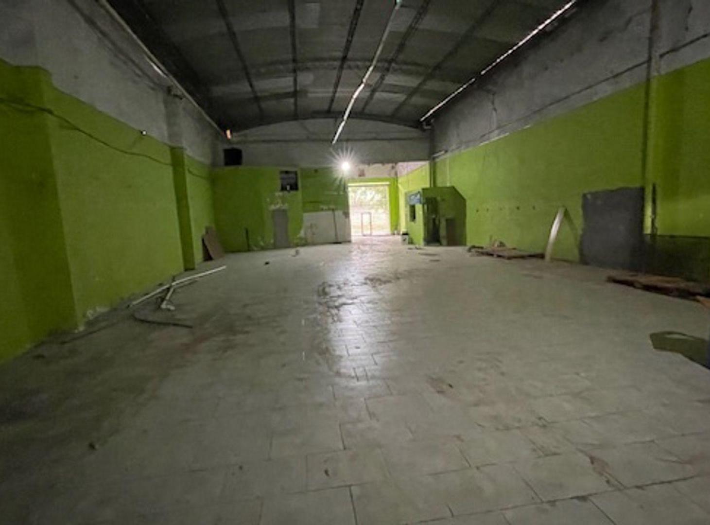 Foto de Depósito a la venta en La Plata, imagen 1
