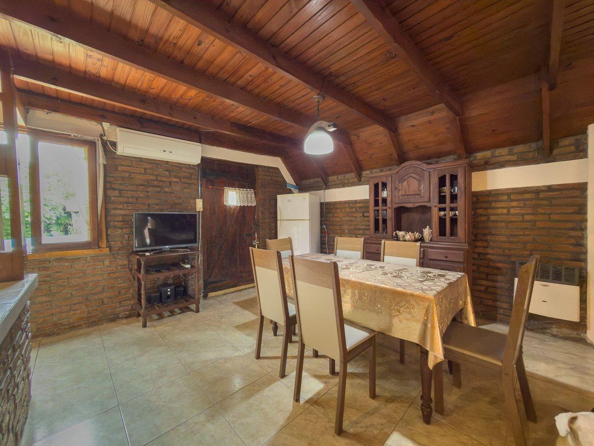 Foto de Casa en Venta en Los Hornos, imagen 2