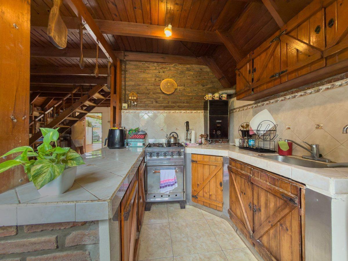 Foto de Casa en Venta en Los Hornos, imagen 1