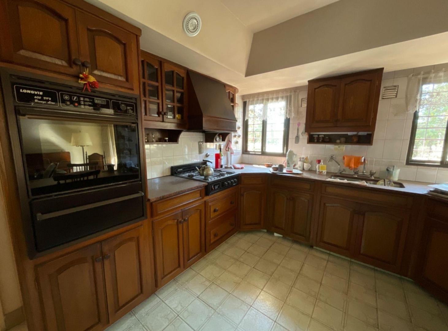 Foto de VENTA DEPARTAMENTO BERNAL CENTRO 3 DORM COCHERA, imagen 2
