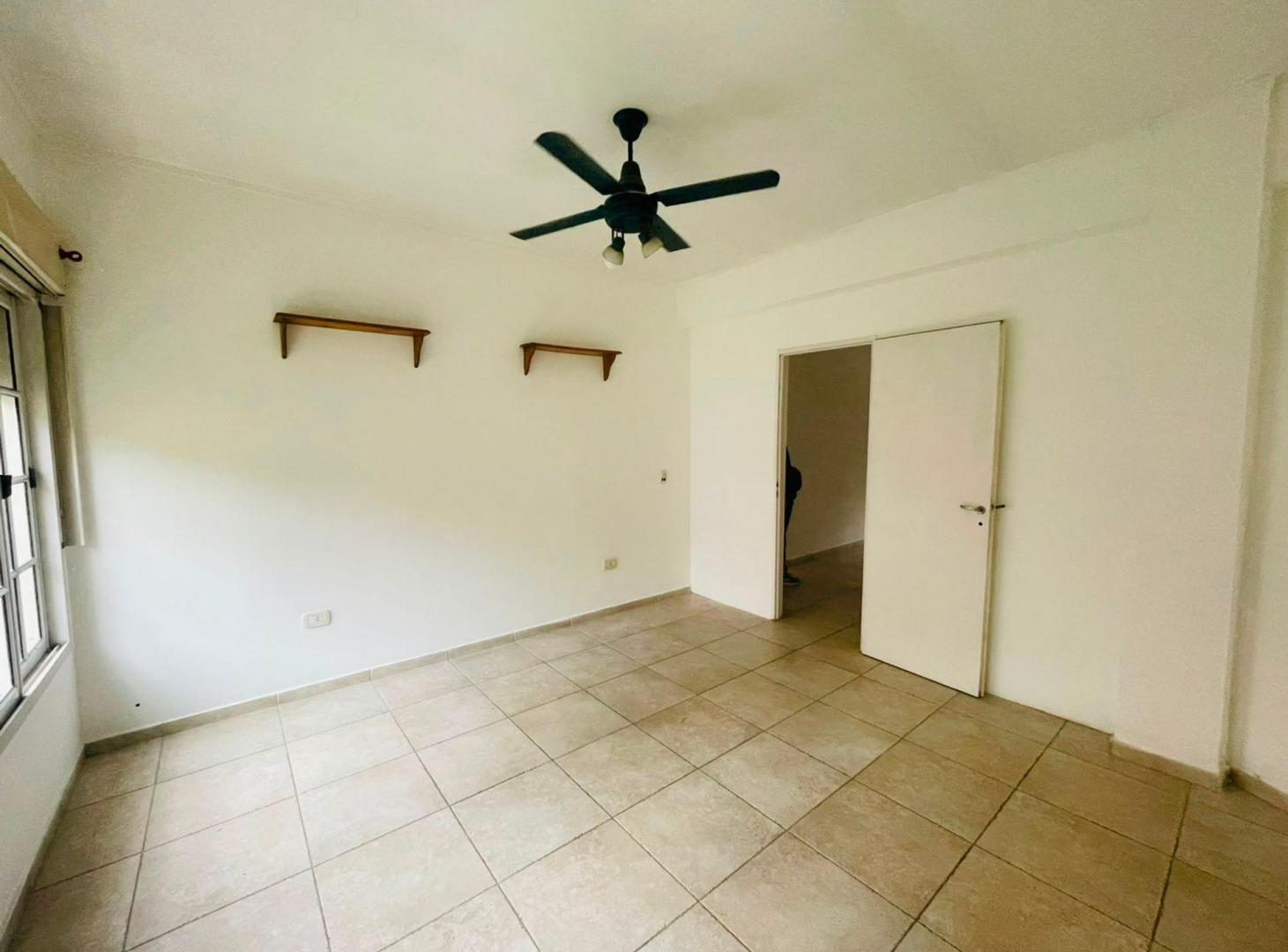 Foto de PH en venta en La Plata, imagen 4