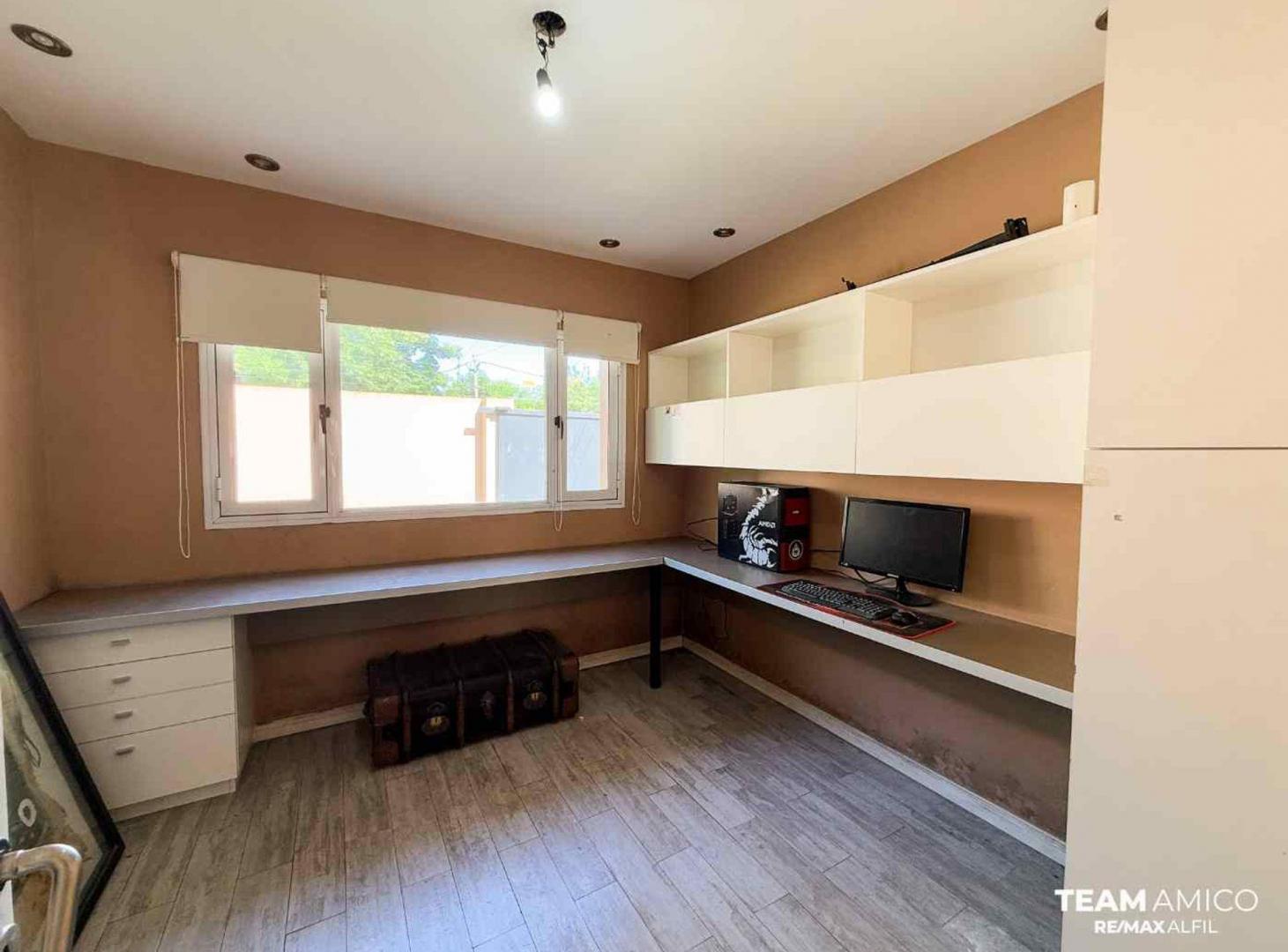 Foto de Casa 3 dormitorios en venta La Plata + pileta, imagen 5
