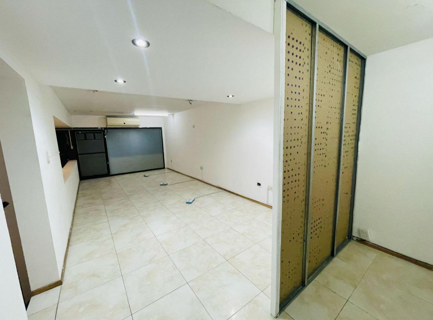 Foto de Local en venta en La Plata, imagen 2