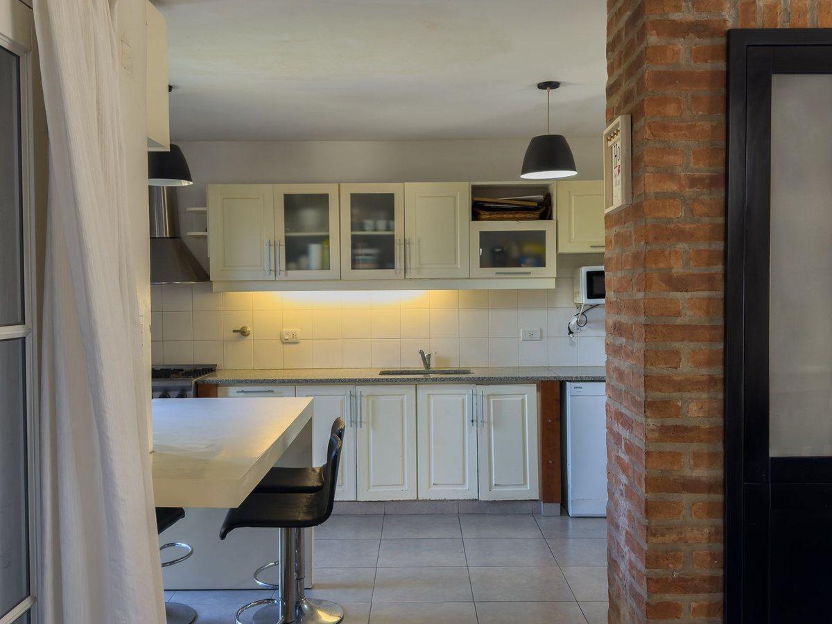 Foto de CASA EN VENTA GONNET, imagen 4