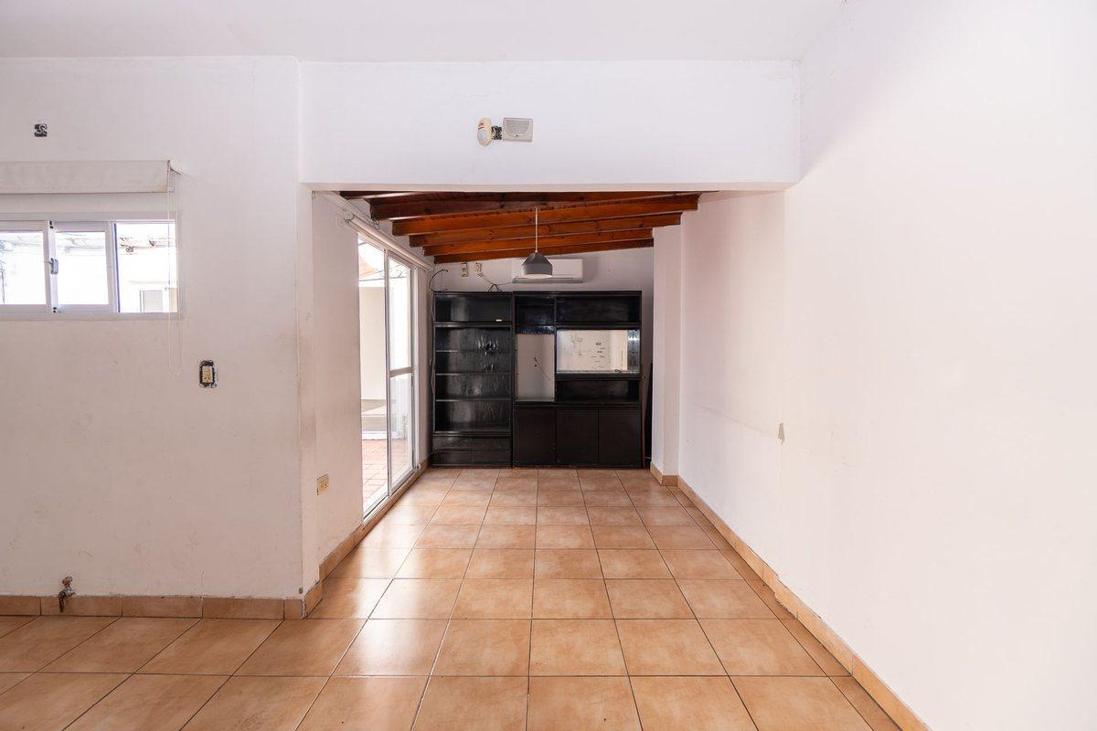 Foto de CASA EN VENTA CON COCHERA LA PLATA, imagen 3