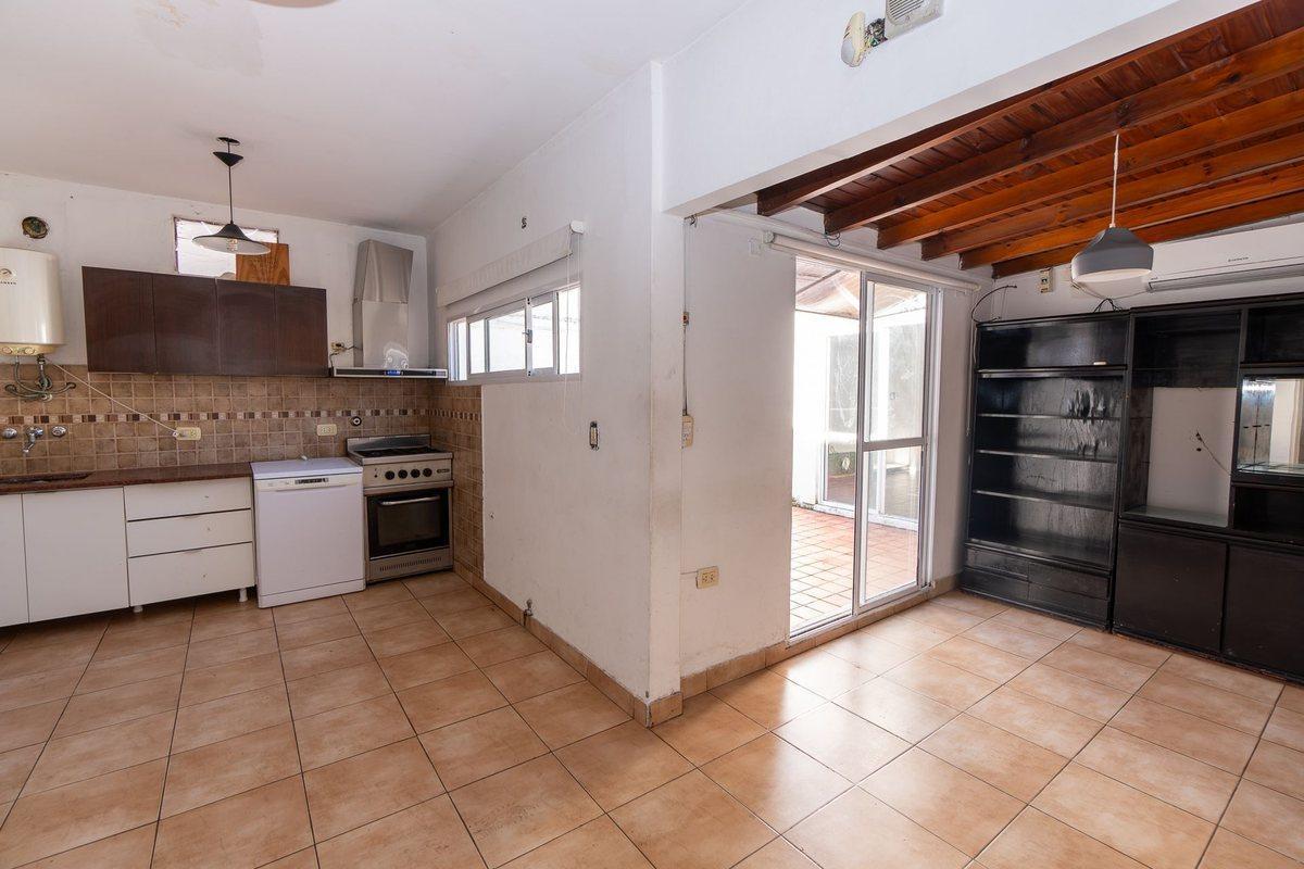 Foto de CASA EN VENTA CON COCHERA LA PLATA, imagen 1