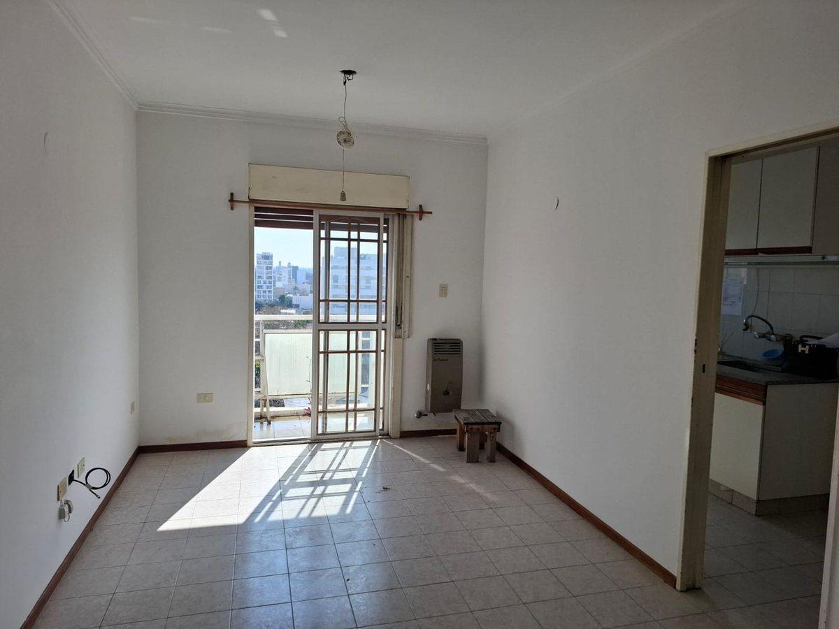 Foto de DEPARTAMENTO EN VENTA EN LA PLATA, imagen 1