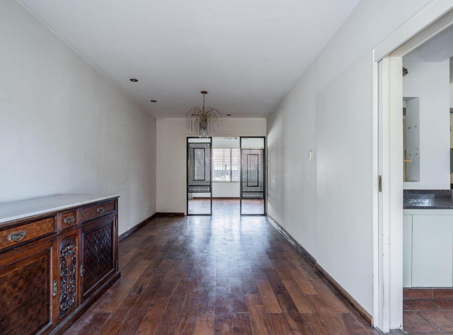 Foto de Venta Casa 7 Amb., Garage y parque, Monte Grande, imagen 5