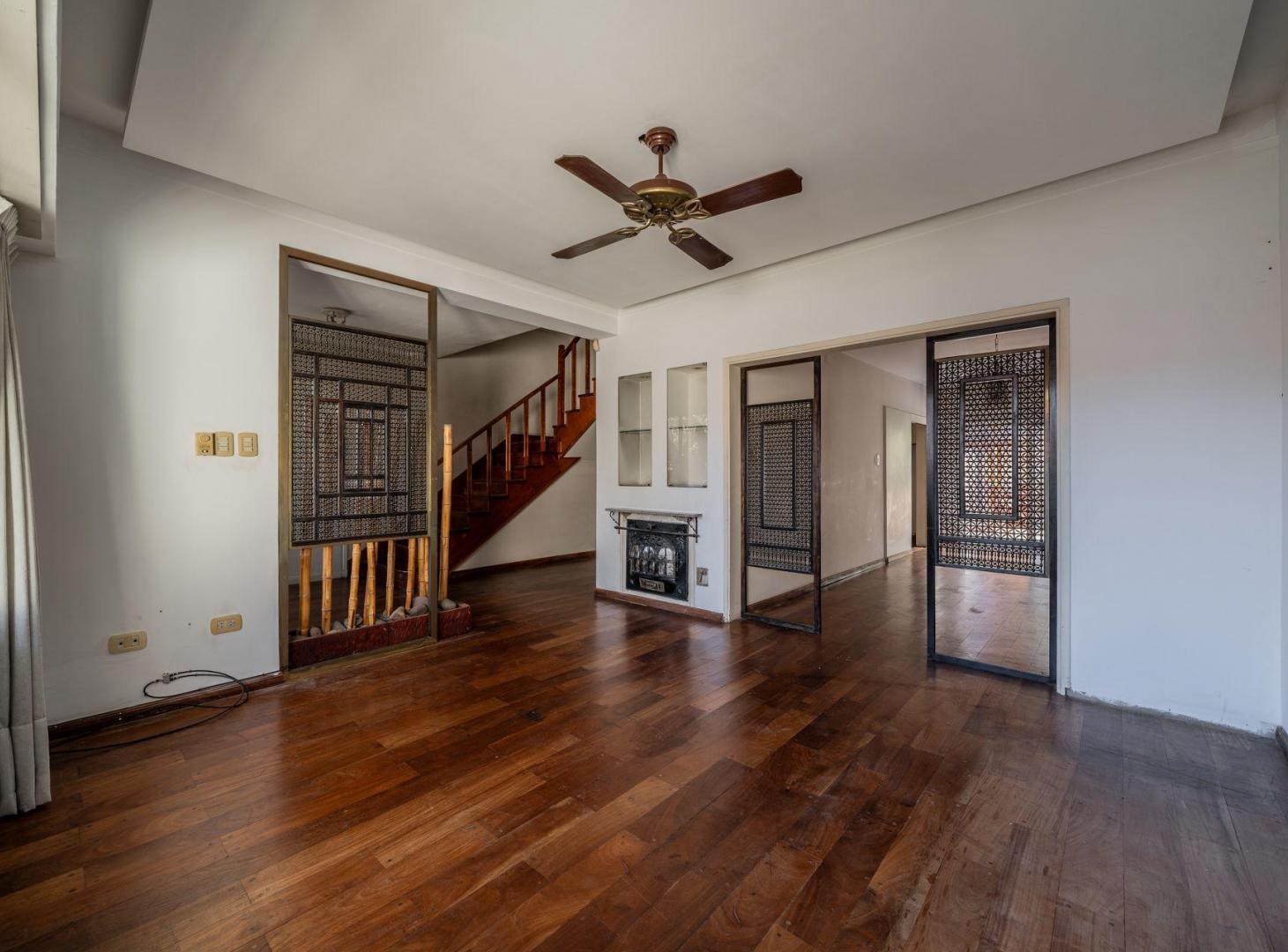 Foto de Venta Casa 7 Amb., Garage y parque, Monte Grande, imagen 4