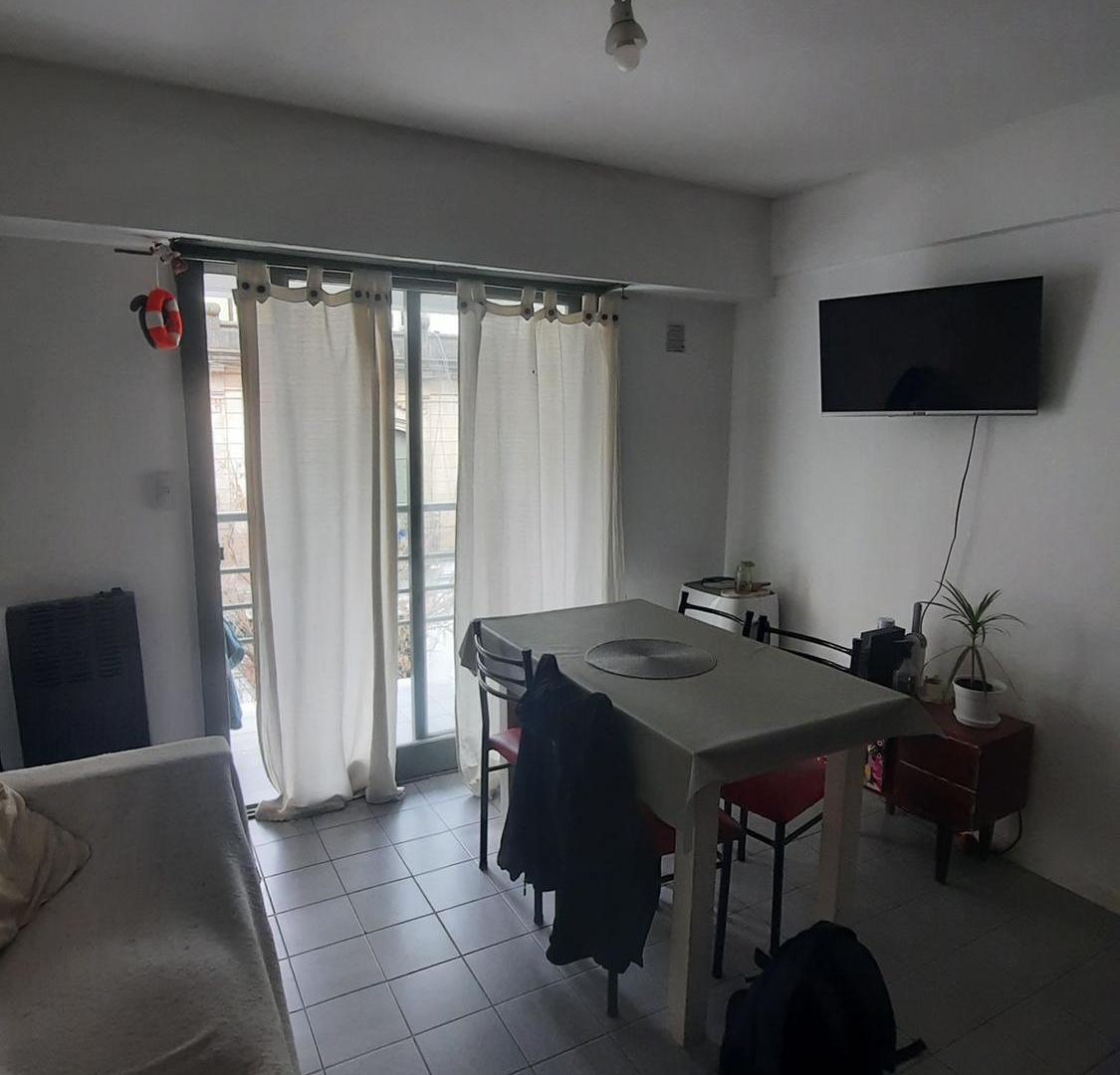 Foto de Monoambiente en venta con balcón calle 4 y 51, imagen 4