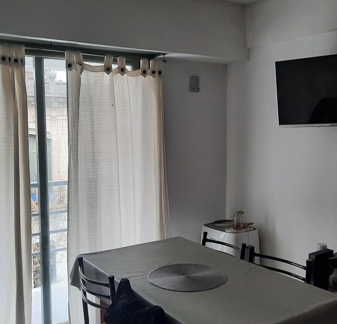 Foto de Monoambiente en venta con balcón calle 4 y 51, imagen 2