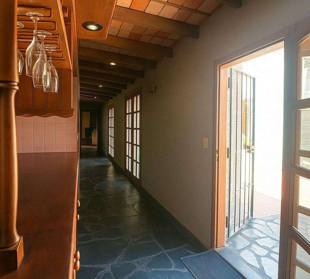Foto de CASA VENTA QUILMES CENTRO 6 AMBIENTES COCHERA, imagen 4