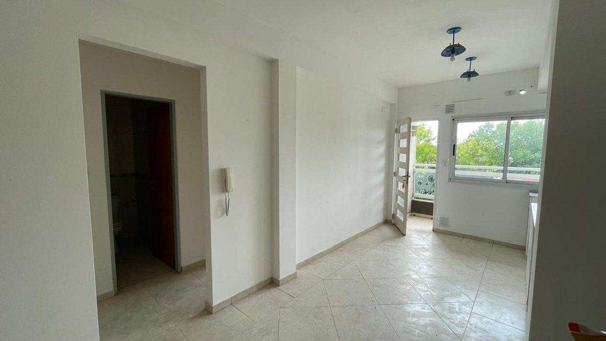 Foto de Departamento en alquiler en La Plata, imagen 1