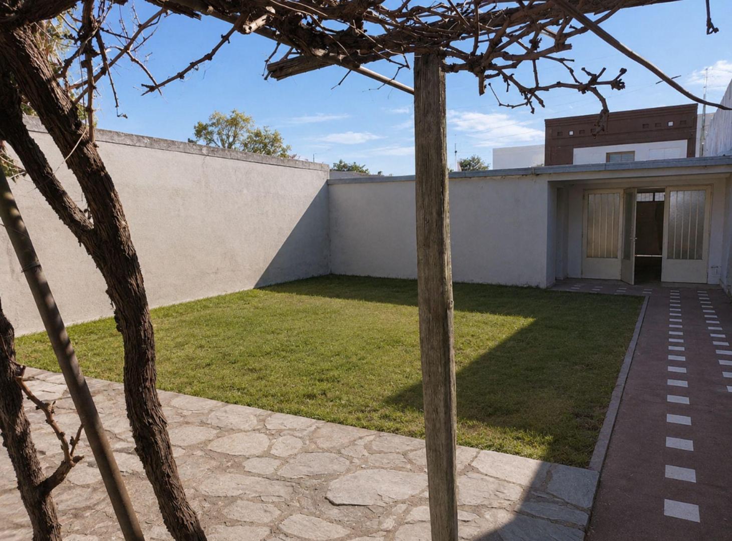 Foto de Casa de 2 dormitorios con patio venta La Plata, imagen 1