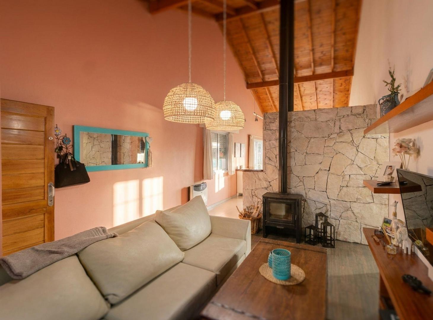 Foto de CASA EN VENTA DE 3 DORMITORIOS Y PARQUE, imagen 2