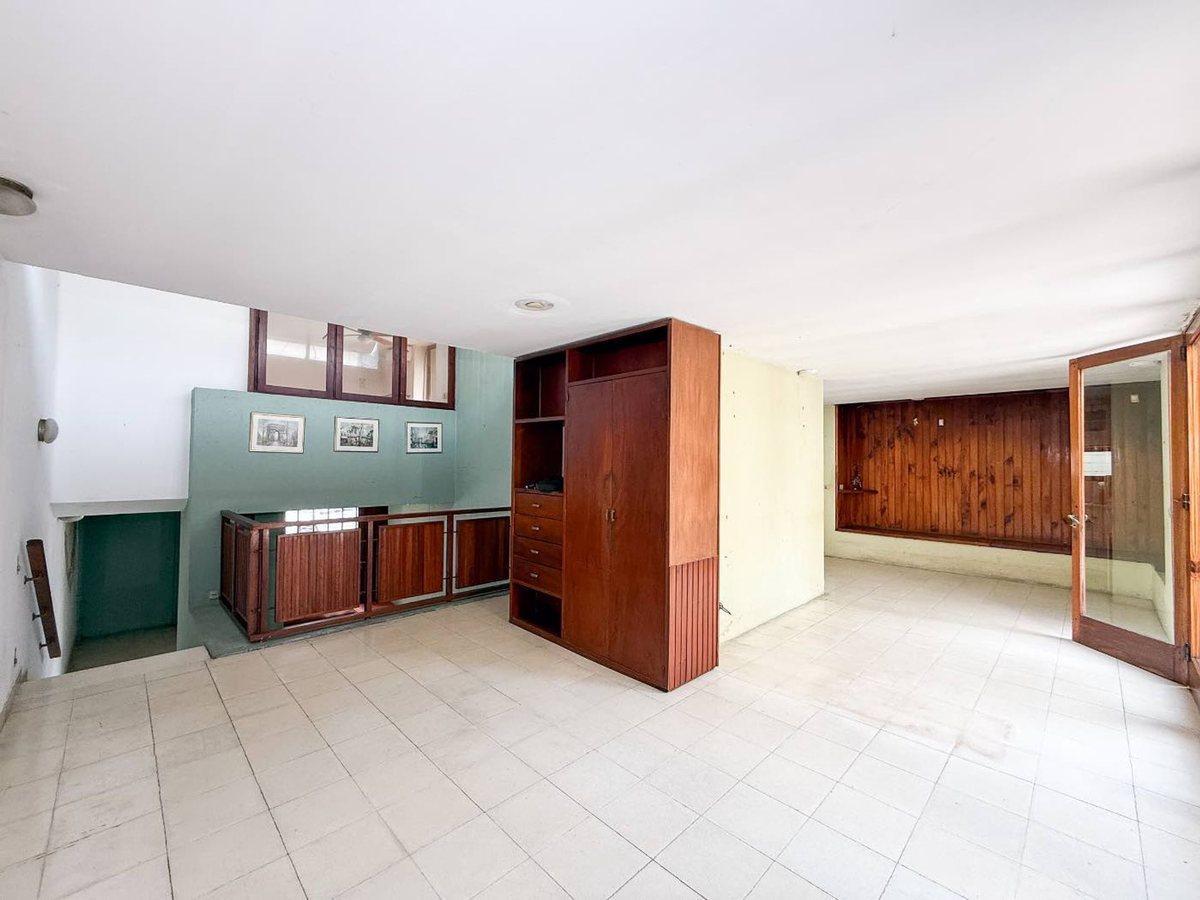 Foto de CASA 4 DOMITORIOS VENTA LA PLATA PARQUE Y PILETA, imagen 5