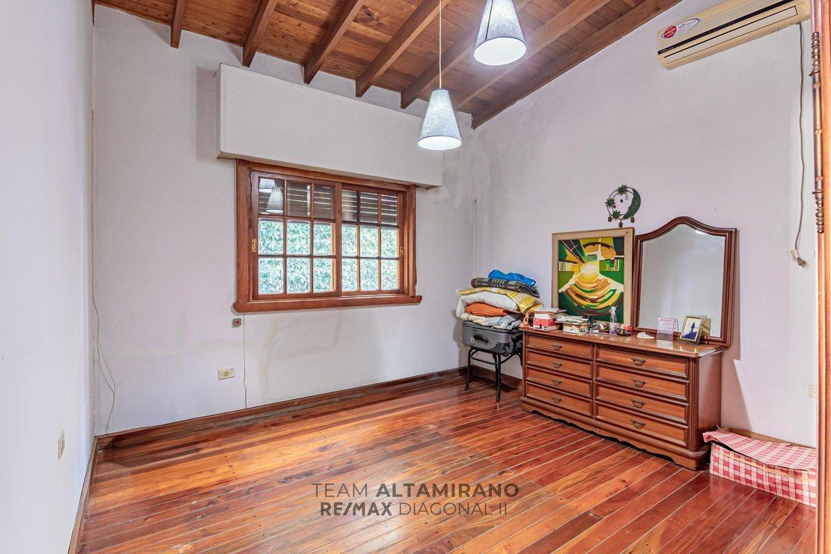 Foto de CASA EN VENTA EN LA PLATA, 4 dormitorios, 4 y 62, imagen 1