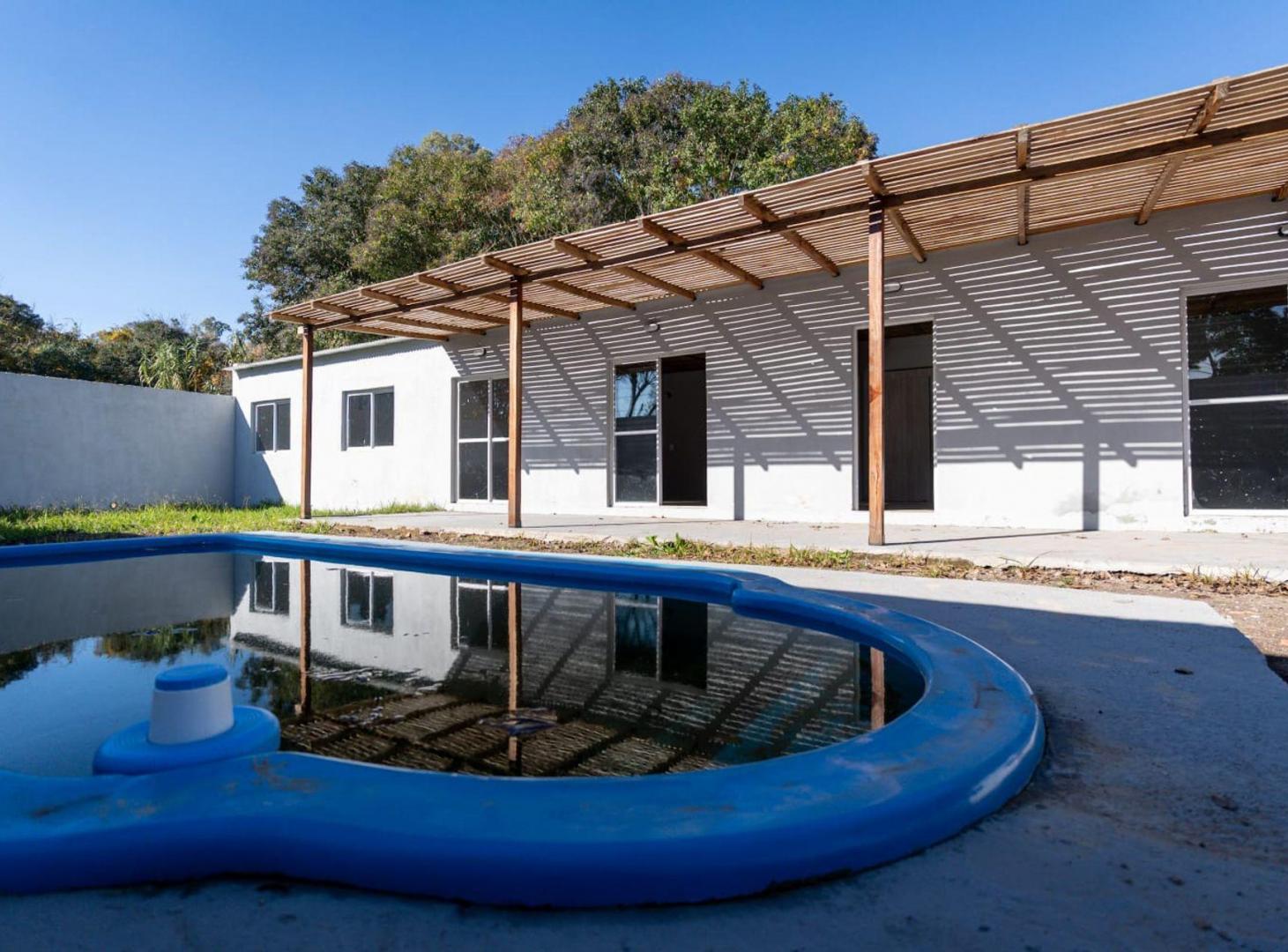 Foto de Casa con pileta en venta La Plata, imagen 1