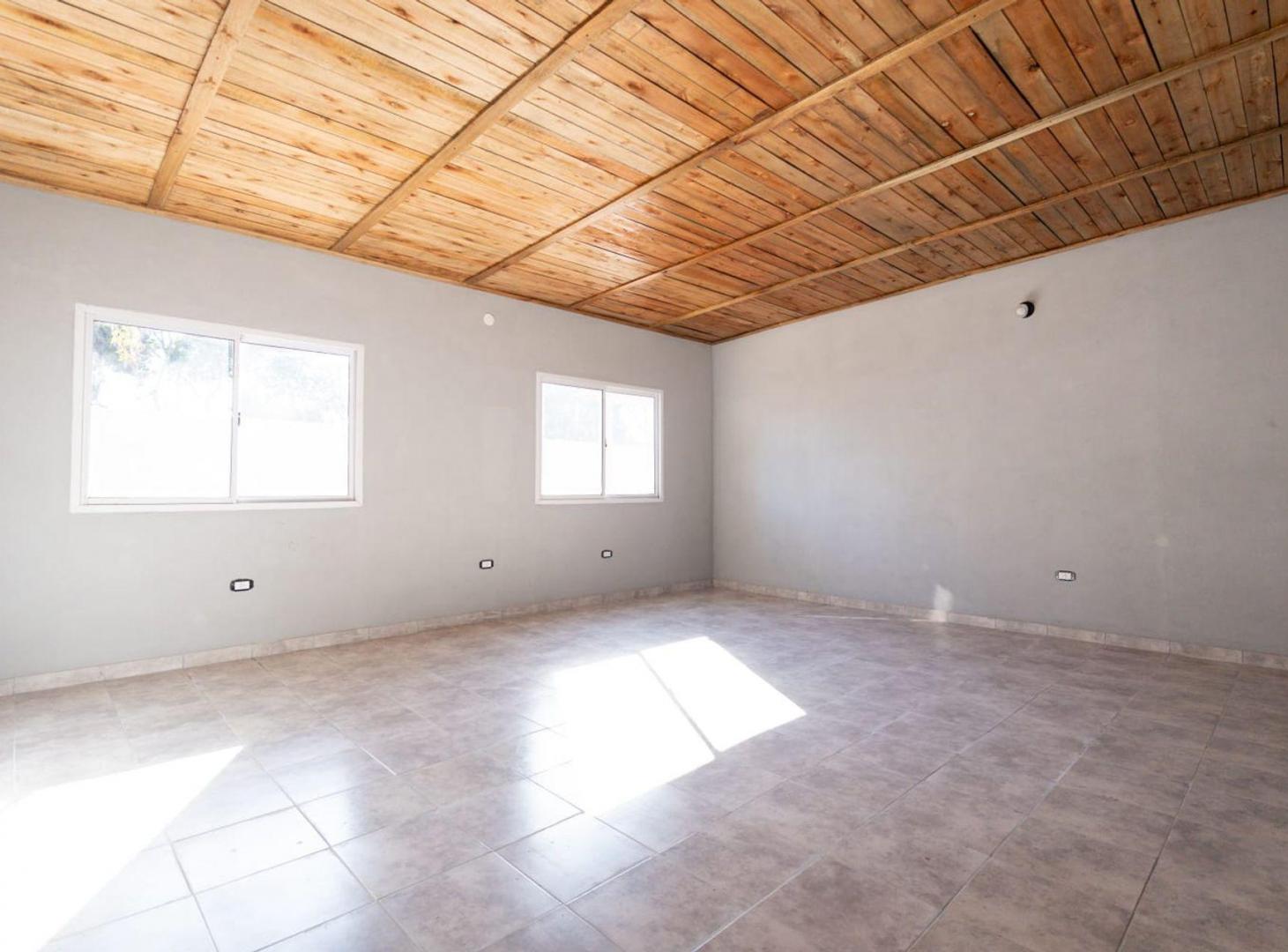 Foto de Casa con pileta en venta La Plata, imagen 2
