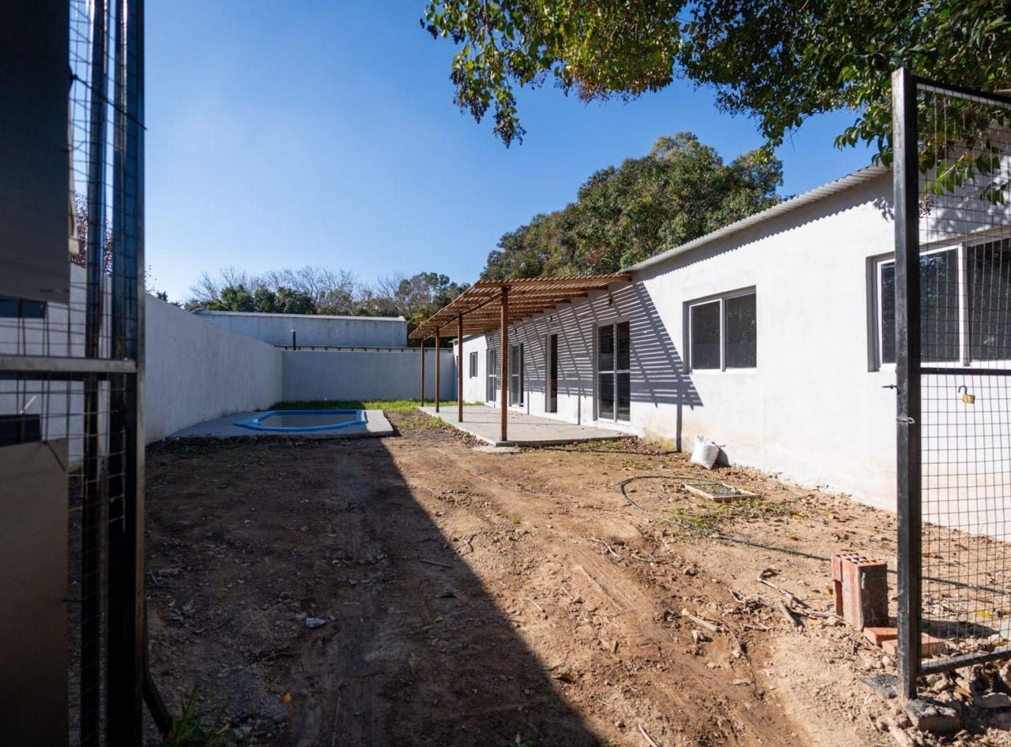 Foto de Casa con pileta en venta La Plata, imagen 4