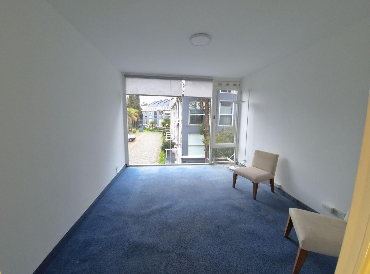 Foto de HERMOSA OFICINA EN VENTA EN SAN ISIDRO GOLF, imagen 2