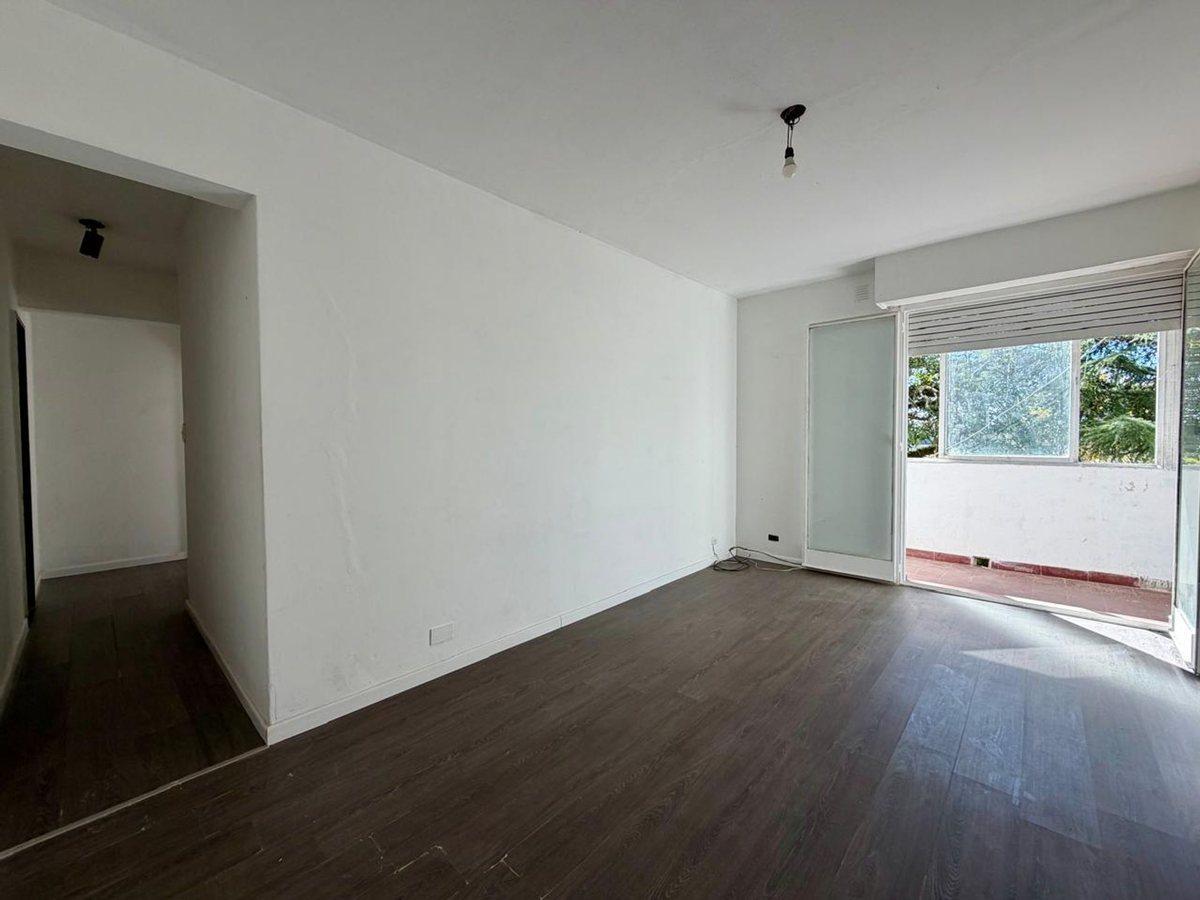 Foto de Venta departamento 2 dormitorios y balcon La Plata, imagen 2