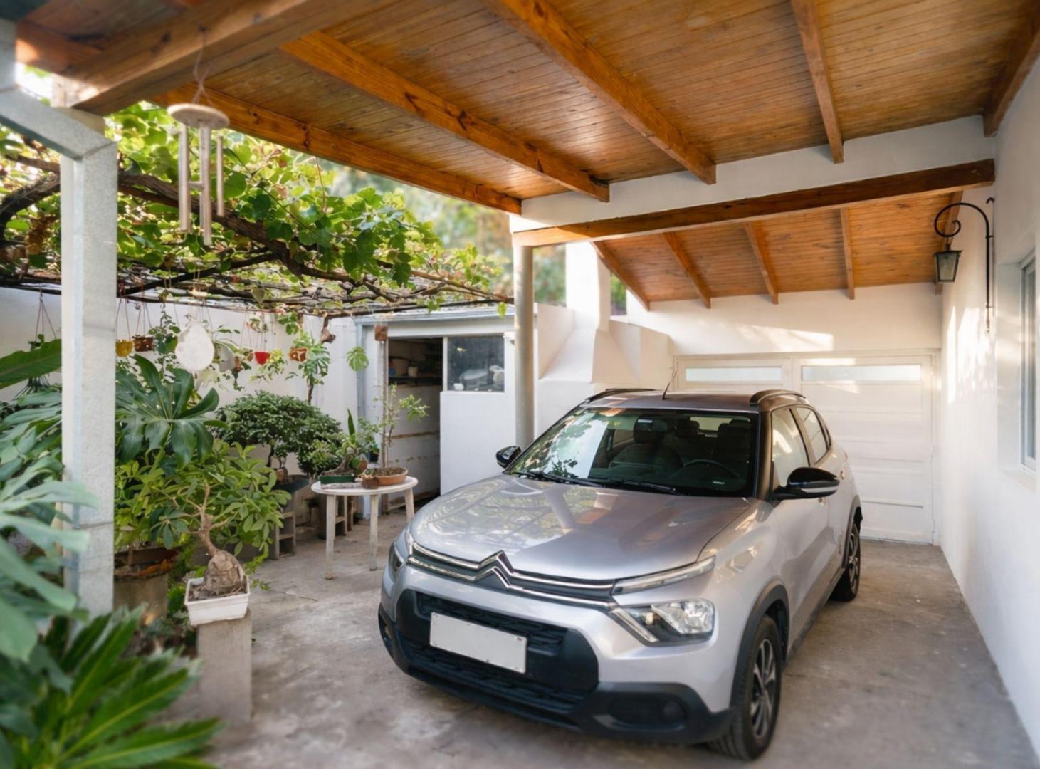 Foto de GALPON Y VIVIENDA CON JARDIN EN VENTA EN LA PLATA, imagen 2