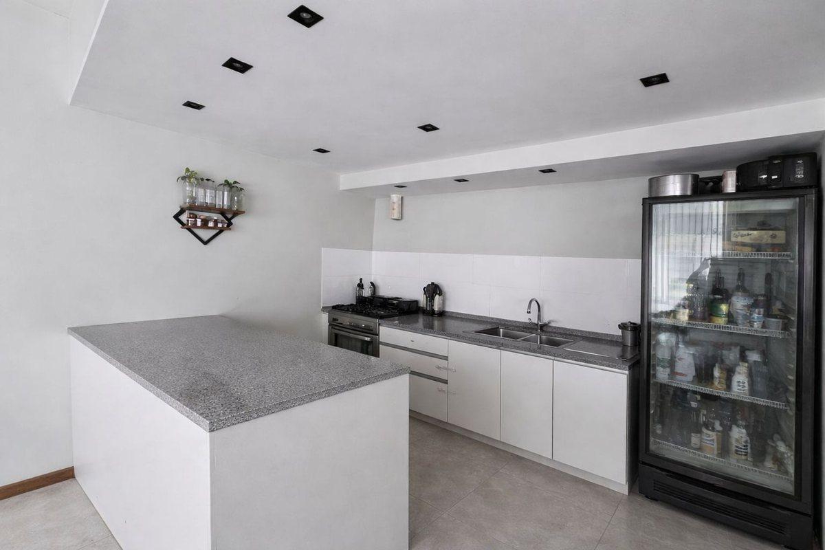 Foto de DUPLEX EN VENTA LA PLATA 2 DORMITORIOS Y PARQUE, imagen 1