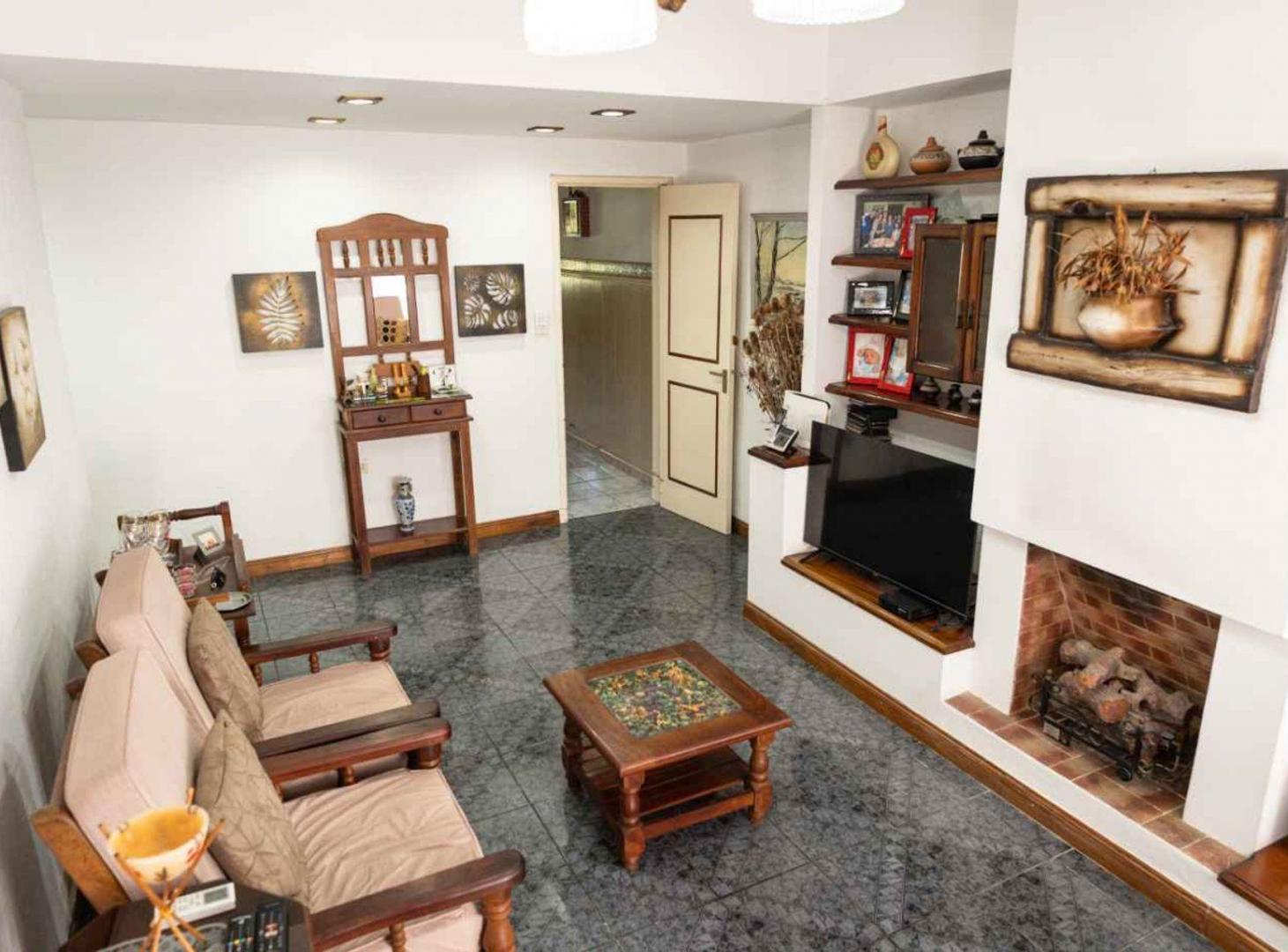 Foto de CASA EN VENTA BERAZATEGUI, PLATANOS, imagen 2