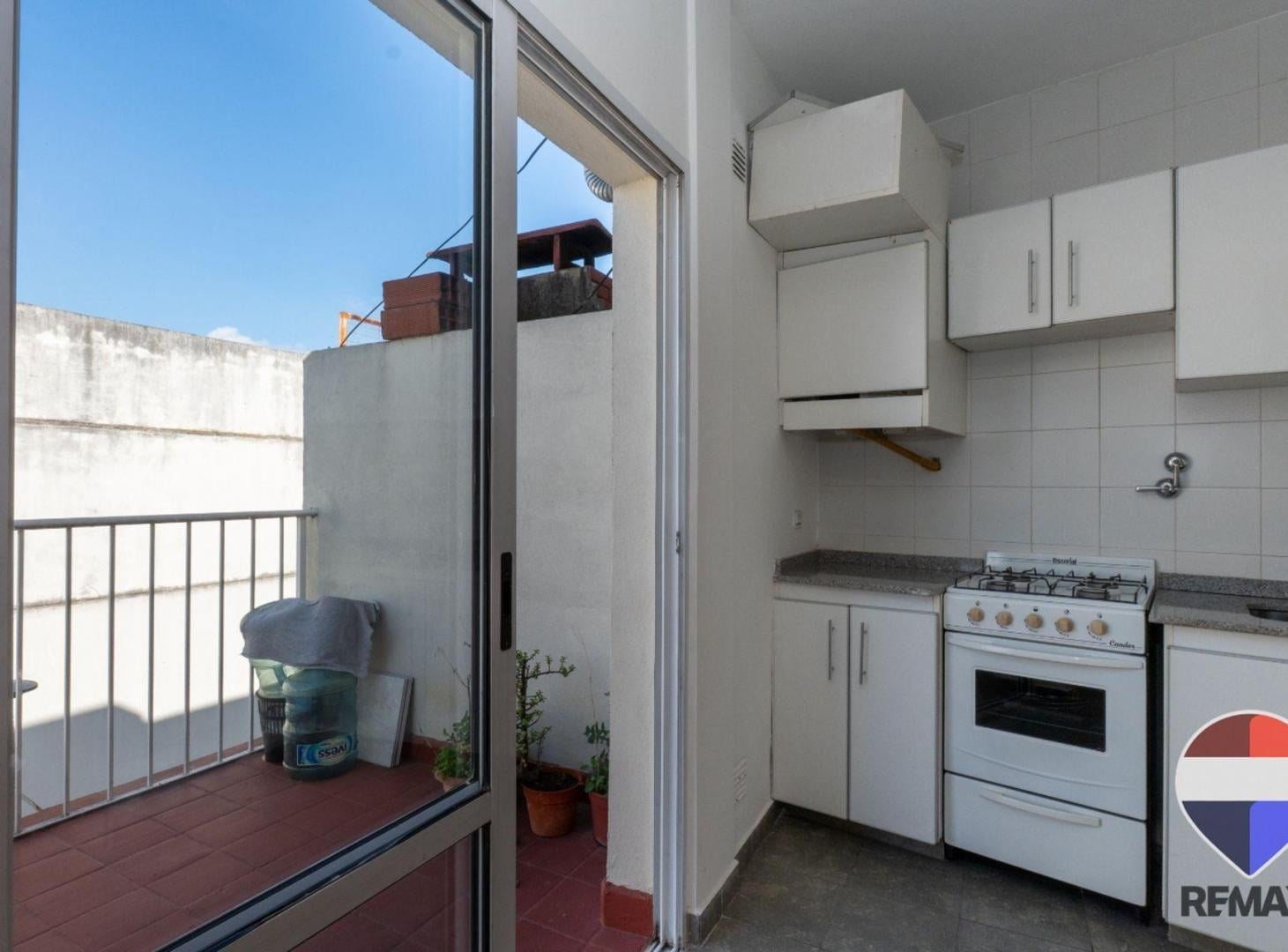 Foto de VENTA AMPLIO DEPTO 4 AMB - PARQUE PATRICIOS, imagen 2