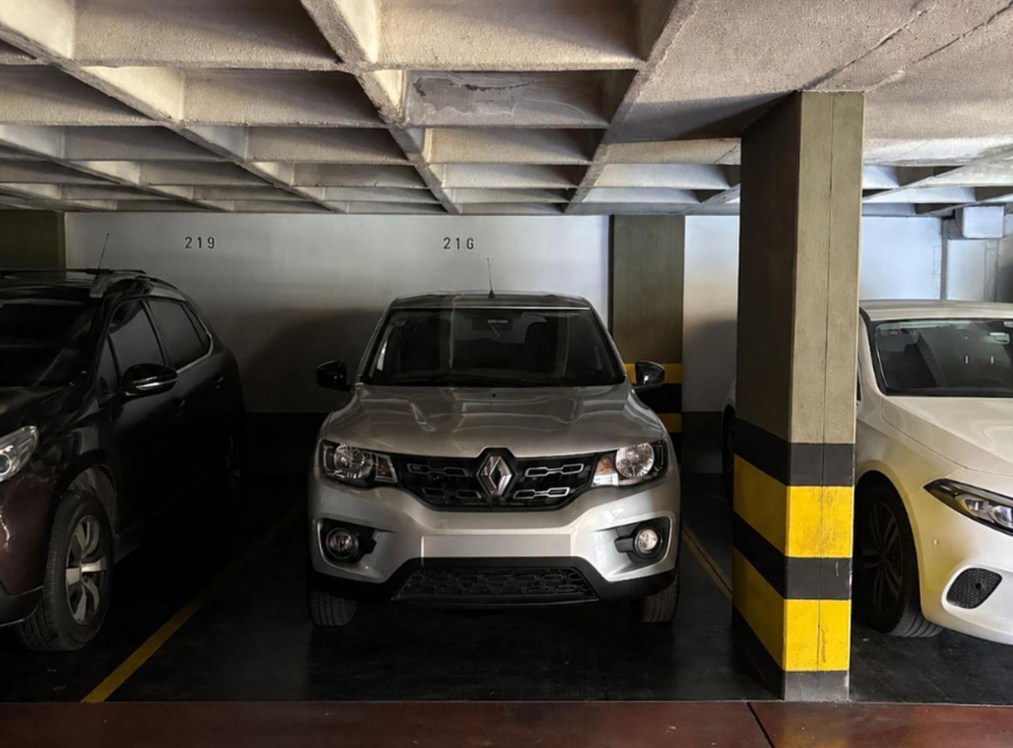 Foto de VENTA COCHERA DE 12,42M2 EN BELGRANO, imagen 1