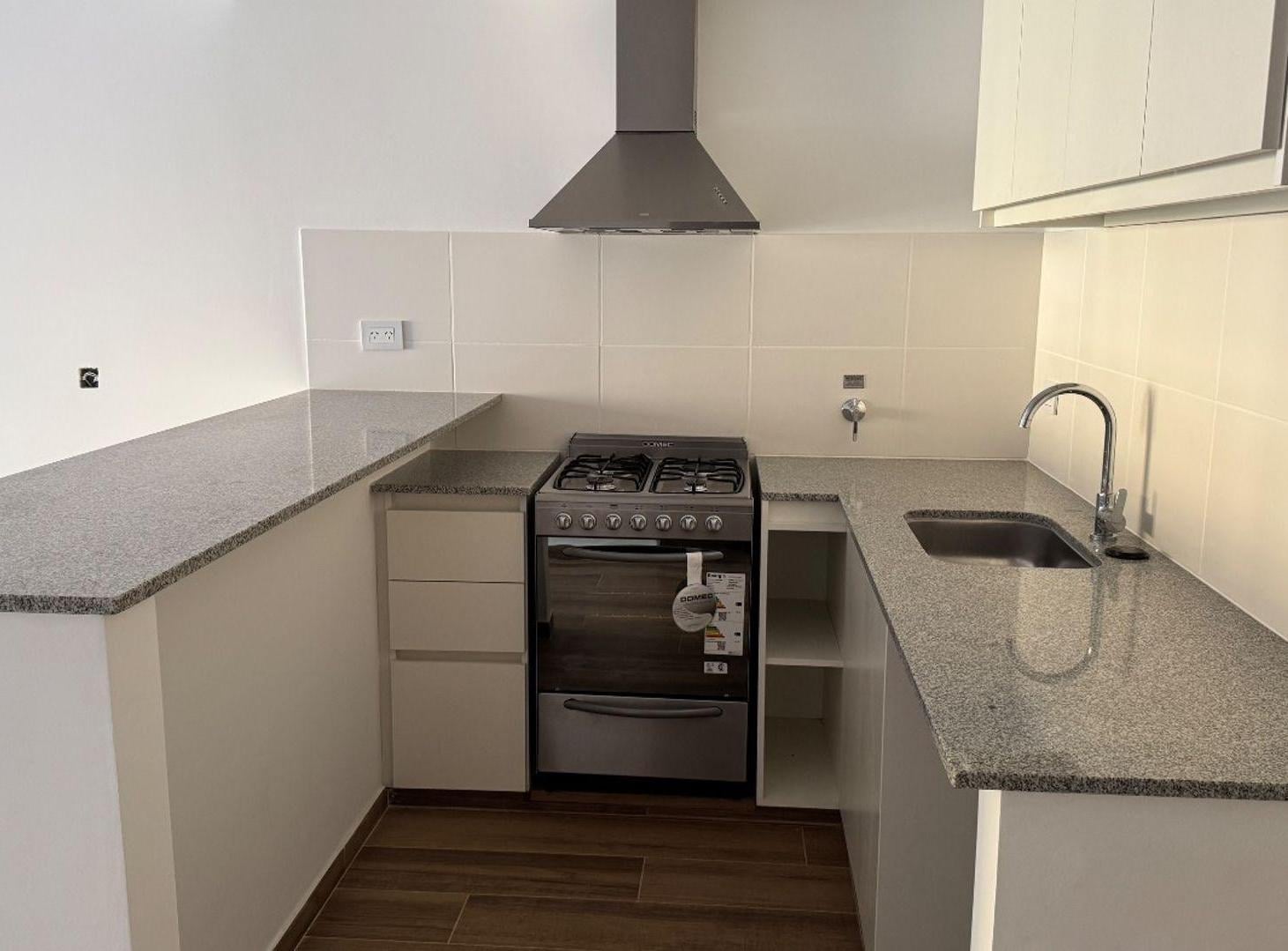 Foto de VENTA MONOAMBIENTE en casco de LA PLATA - En pozo, imagen 3